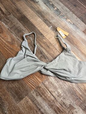 SKIMS Twist Front Bralette in Light Gray